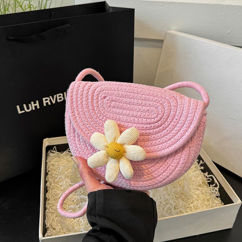 Saddle Bag 2025 New Bag Summer Seaside Beach Shoulder Niche Messenger Bag Handmade Straw Holiday Woven Bag