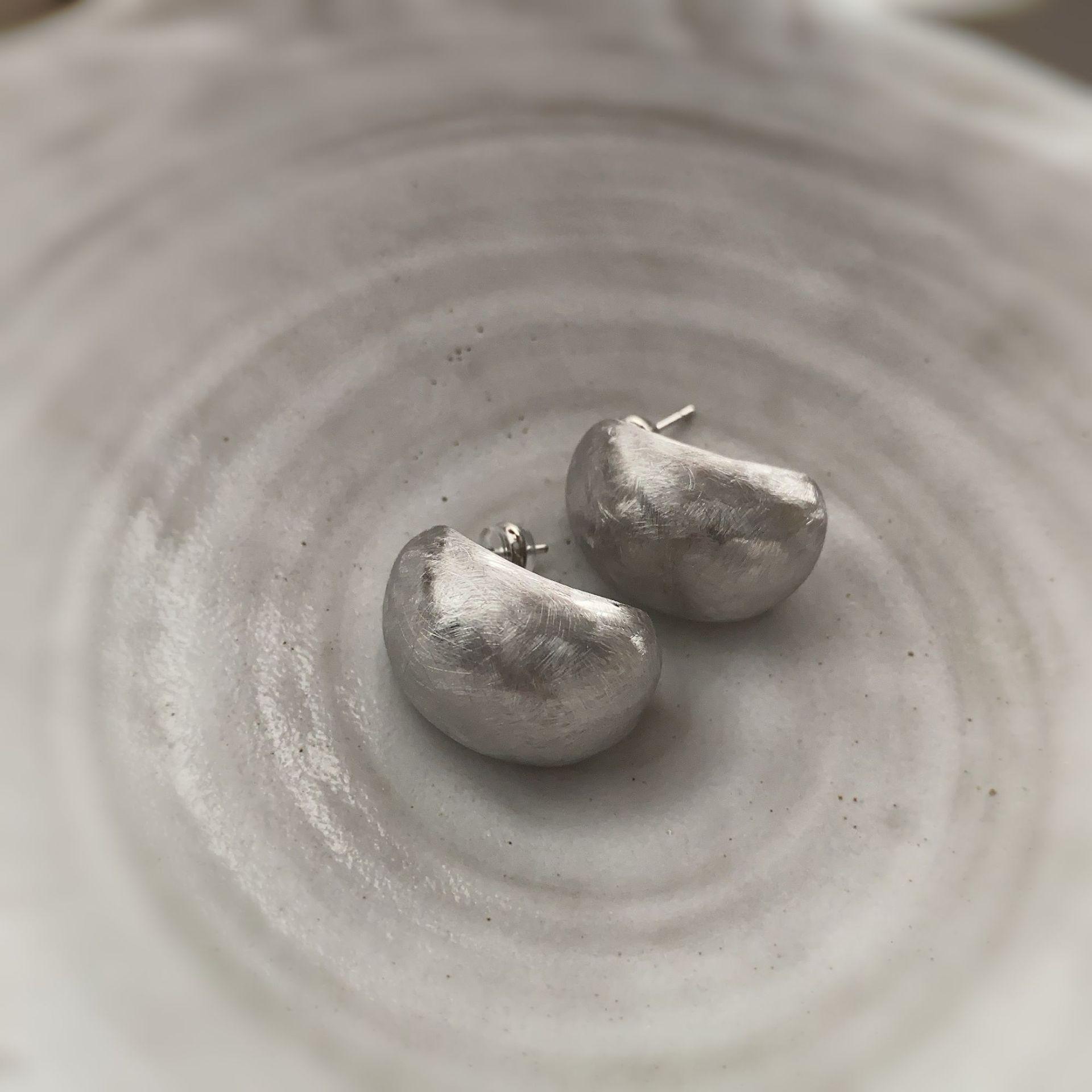 Французские Ретро Преувеличенные Личность Матовые Металлические Серьги-гвоздики Женские Корейские Нишевые Универсальные Темпераментные Модные Серьги Серьги