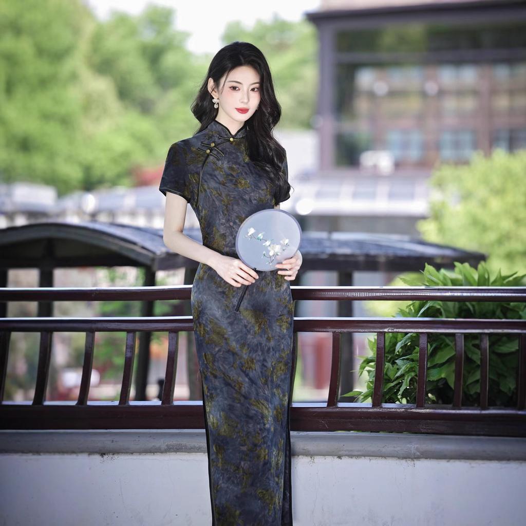 1011 National Style Summer and Autumn New Improved Flocking Cheongsam Slimming New Chinese Style Long Wedding Banquet Performance Approval