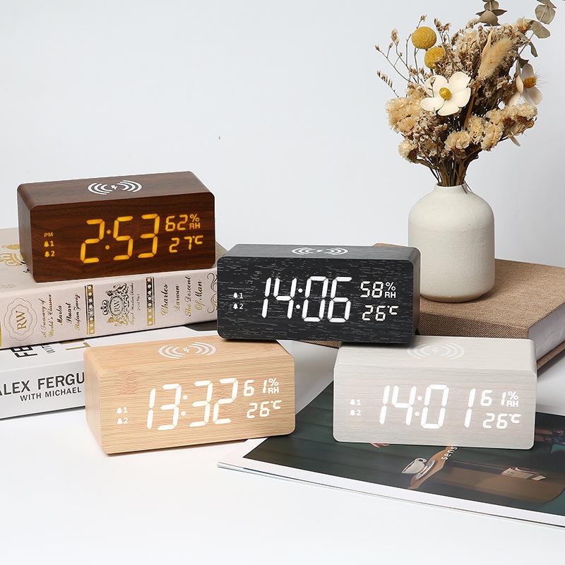 Multifunctional Fast Charging Wood Temperature and Humidity Wireless Charging Perpetual Calendar Clock Sleep Alarm Clock Creative Electronic Clock
