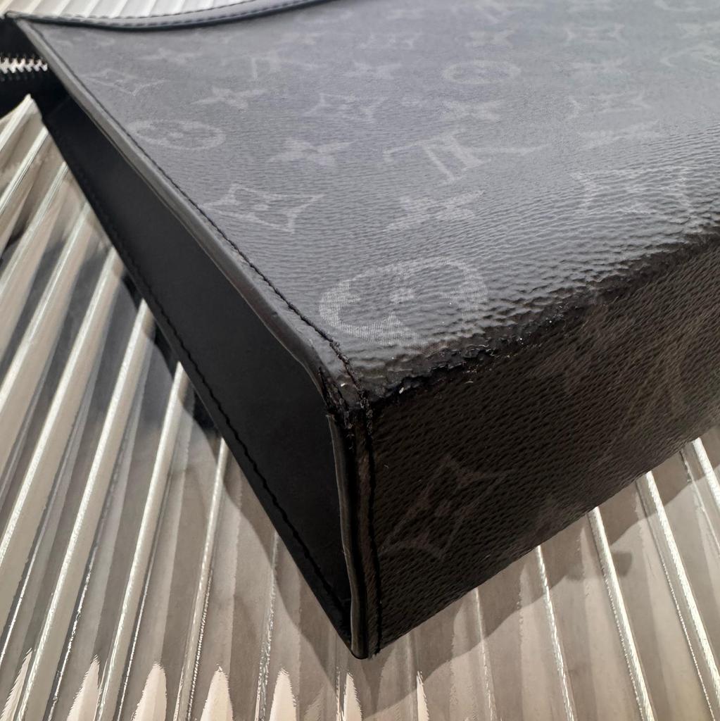 [Pre-Owned] Louis Vuitton Pochette Voyage MM 'Black Monogram Eclipse Canvas' - Very Good #1DX6VJ6