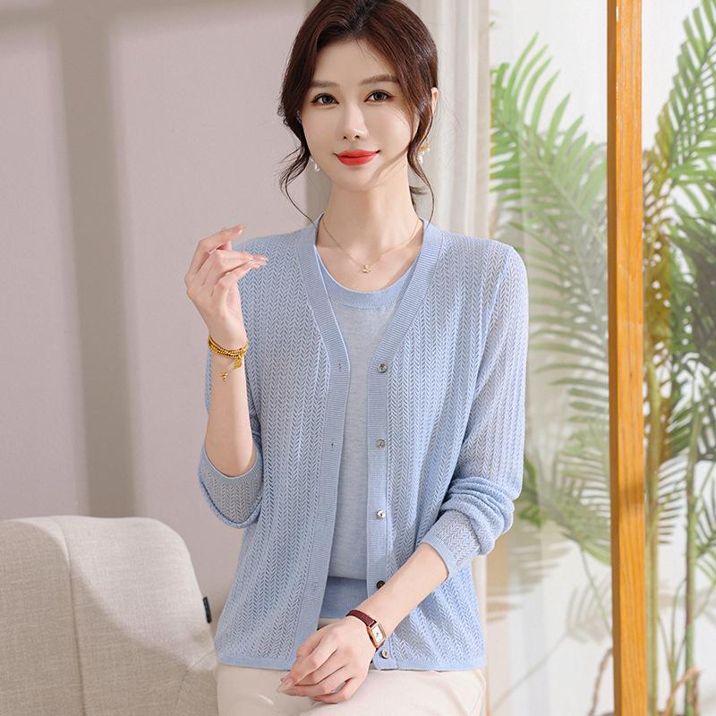 

Elegant Spring Top & Knit Cardigan Set for Middle-Aged and Elderly Women XL (100-110 Jin) синій