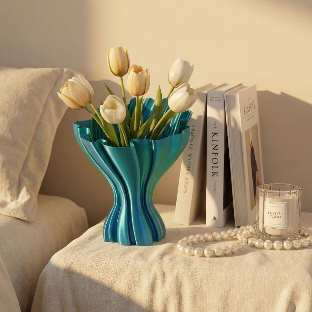 

Pleated Skirt Hem Elegant Dress Hem Vase Twisted Design Decorative Vase Office Tabletop Ornaments