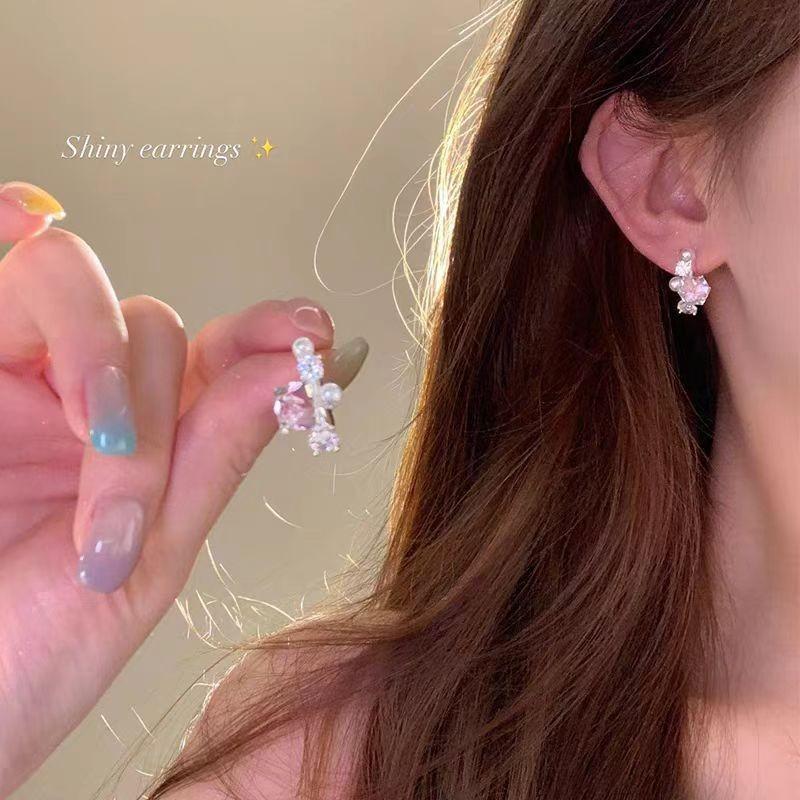 Old And Beautiful~ Fringed Earrings Niche Long Flower Butterfly Stud Earrings Exquisite Versatile Light Luxury Ears