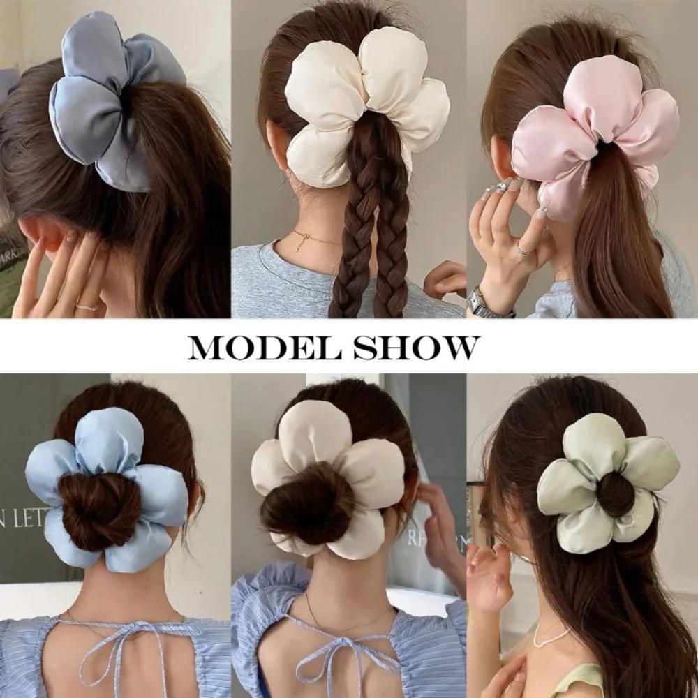 Weiches Kissen Elastisches Haarband Scrunchie für Frauen Luxus Design Große Blume Gefüllt Baumwolle Einfarbig Satin Pferdeschwanzbinder Accessoires