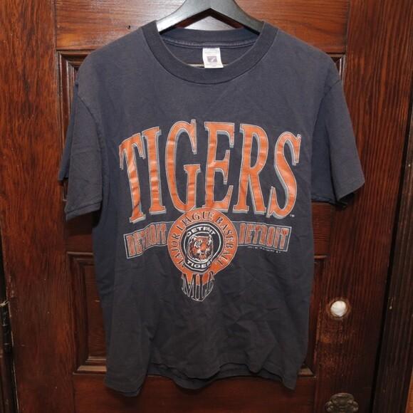 Van Halen Live 1982 Diver Down Tour T-Shirt, 1982 Van Halen Lion Logo T-Shirt S