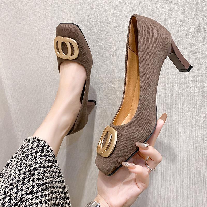 Damenschuhe mit eckiger Spitze 2024 neue Stiletto-High Heels für alle vier Jahreszeiten, schlichte flache Öffnung, dekorative Schuhe mit goldener Schnalle, Mikrofaser-Mode wom