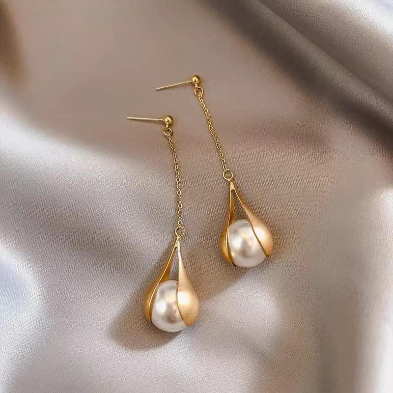 Korean Long Dangle Imitation Pearl Drop Earrings for Women Wedding Party Vintage Golden Plated Statement Jewelry