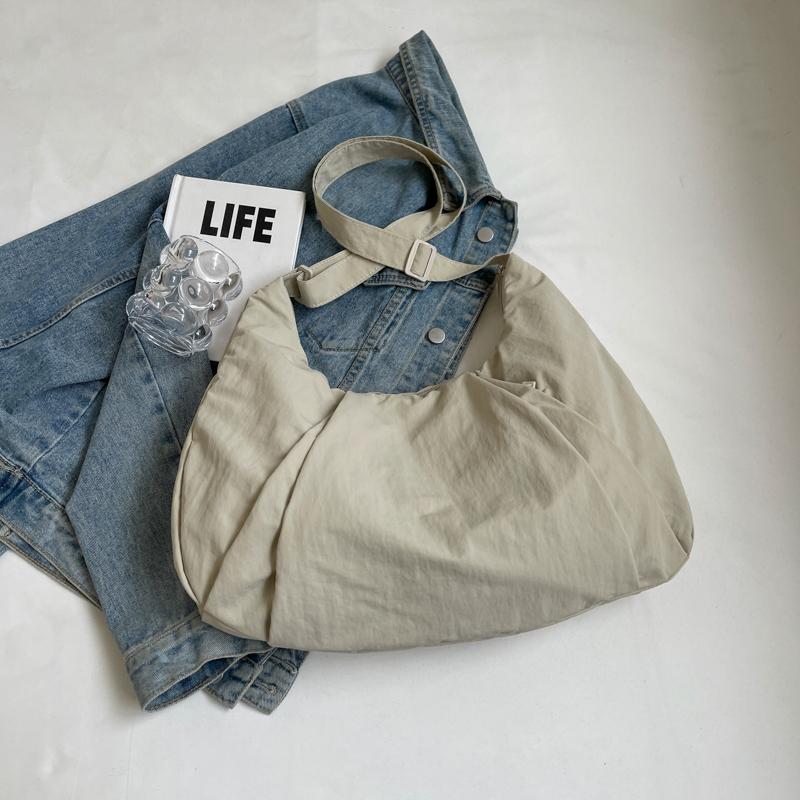 Lightweight Large Capacity Tote Bag Female Shoulder Crossbody Bag Commute Bag