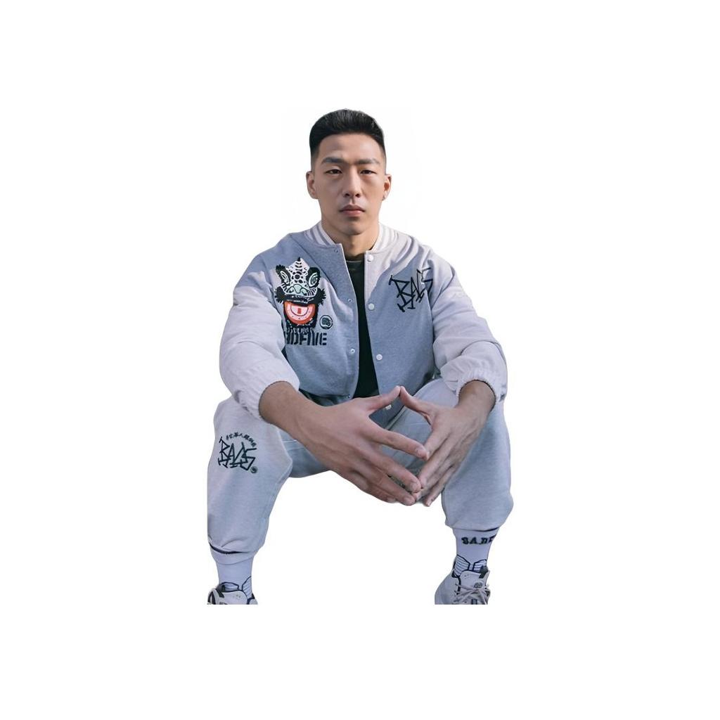 Li Ning Badfive American Vintage Print Letter Baseball Jacket Men Jacket Gray AJDT773-2