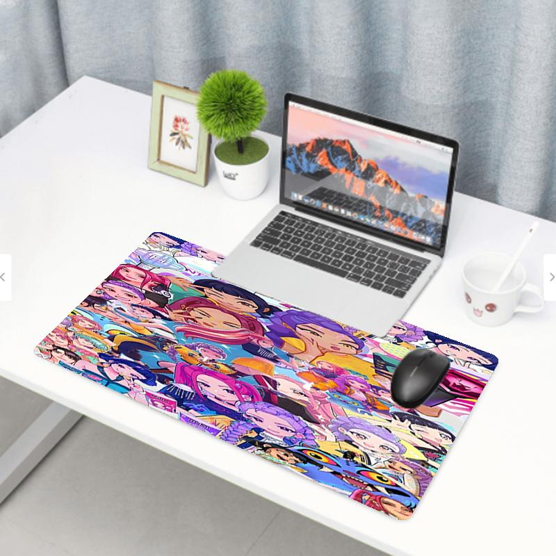 Tappetino per Mouse con Stampa KPop Demon Hunters, Tappetino Antiscivolo per Tastiera da Desktop, per PC Laptop Gaming Lavoro Uso Quotidiano, Fantastico Regalo Sorpresa per Festival