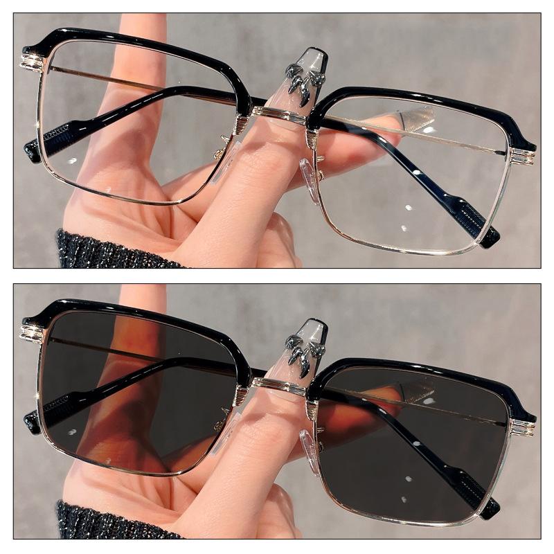 Vintage Square Sunglasses Women Men Anti Blue Light Rectangle Sun Glasses Female Eyewear Pochromic for Male Female Eyeglasses