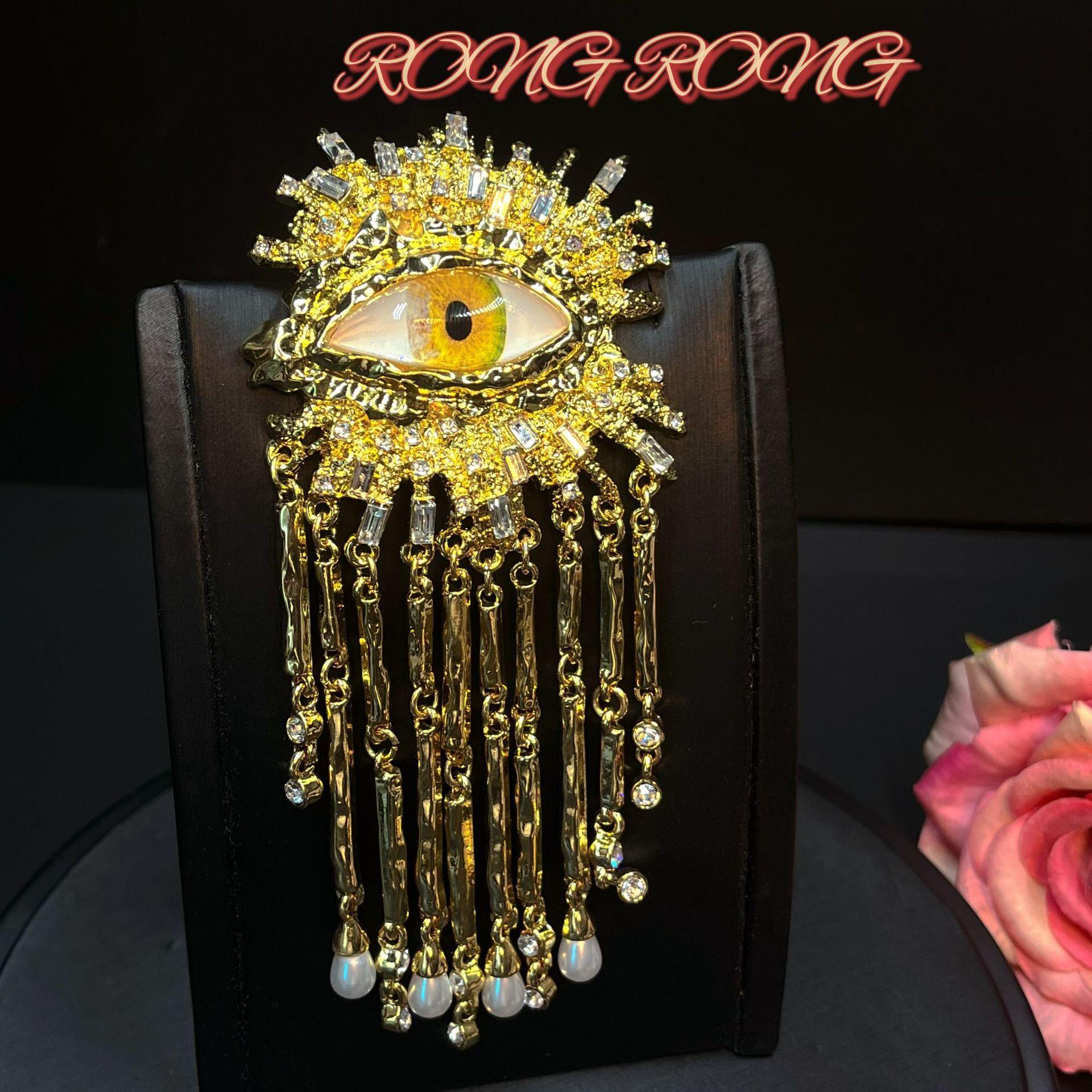 French High-end Design Exaggerated Devil s Eye Tassel Brooch Heavy Industry Gold Luxury Vintage