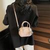 Niche handbag 2025 new fashionable versatile shoulder bag spring and summer simple and advanced messenger pillow bag