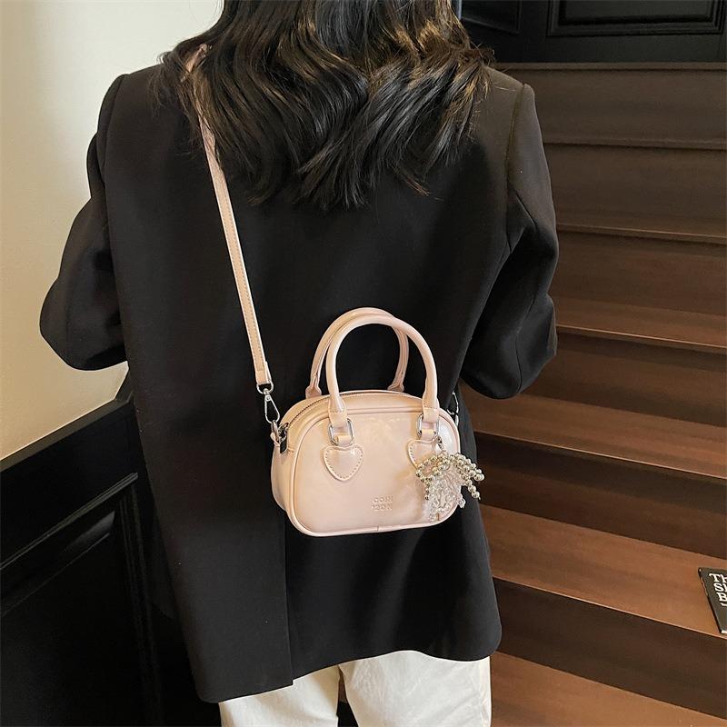 Niche Handbag 2025 New Fashionable Versatile Shoulder Bag Spring and Summer Simple and Advanced Messenger Pillow Bag