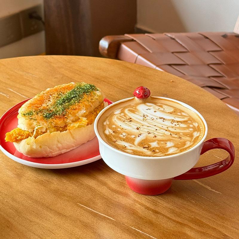 

Red/Green Gradient Color Ceramic Cup&saucer Dining Table Coffee Mug Milk Tea Mugs Afternoon Tea Teacup Fruit Juice Container 240ml красный
