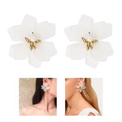 Flower Earrings Elegant Studs Earrings Modern Flower Ear Studs Resin Texture Ear Jewelry Suitable for Stylish Outfits
