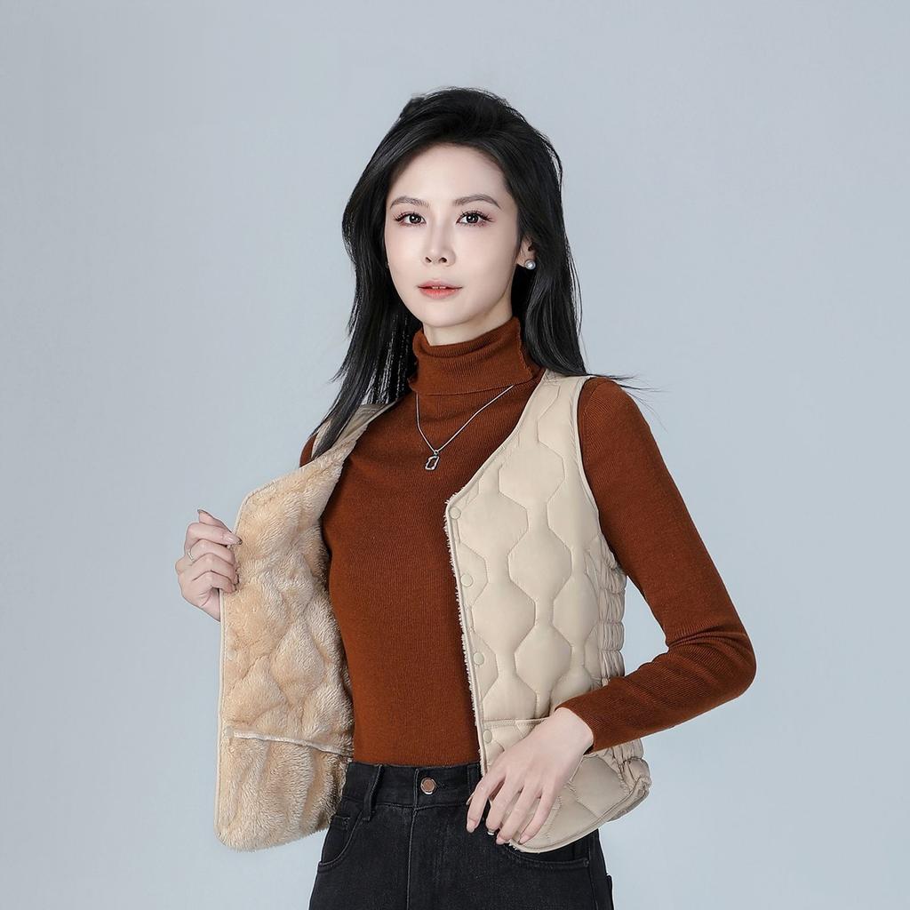 Short Autumn and Winter Velvet To Keep Warm, Wearing A Vest Inside, Slim-fitting Mother's Waistcoat Looks Thin