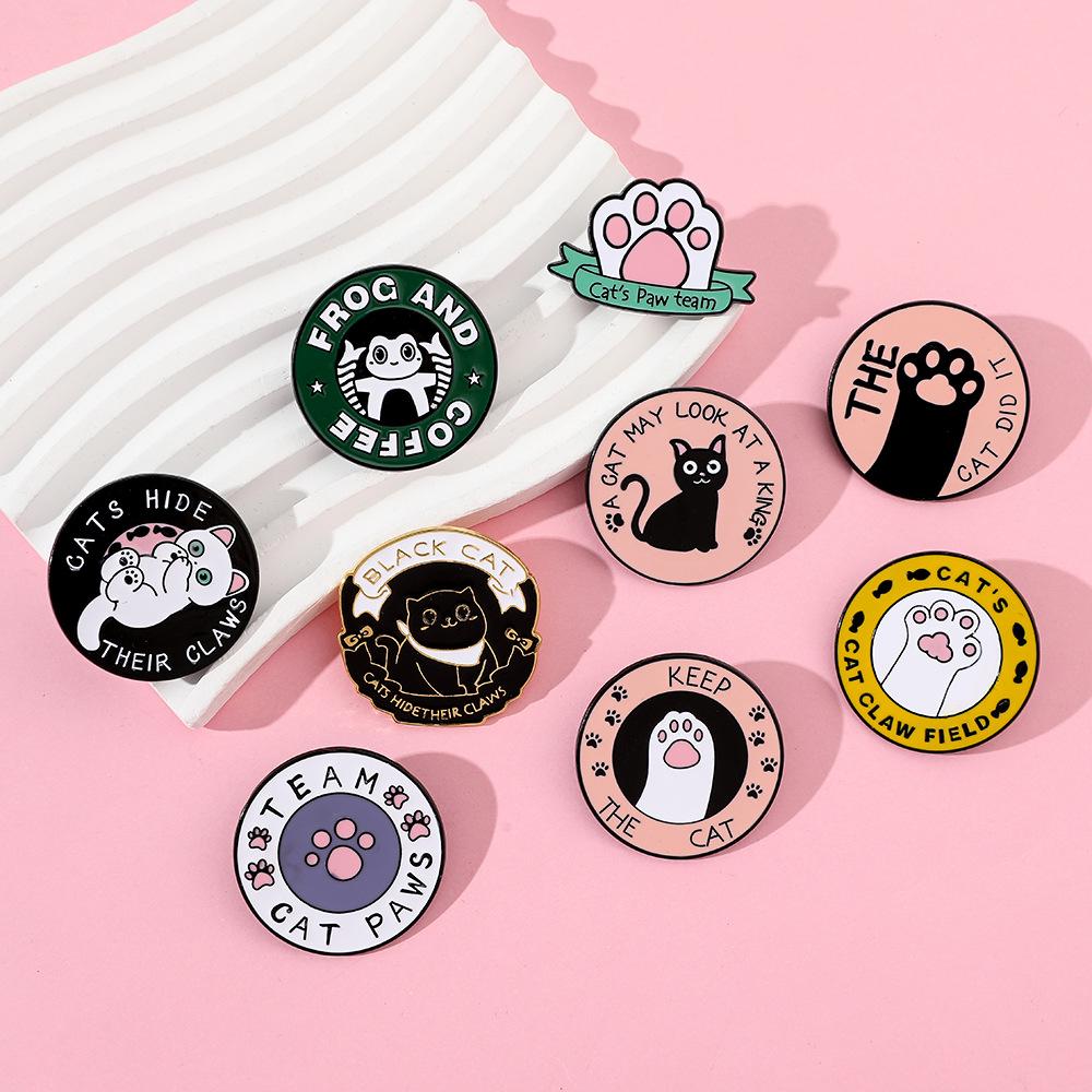 Claw Cat Adorable Style Alloy Pin Badge With Cute Design Animal