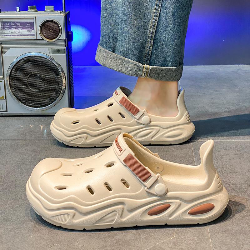 Fashionable Simple Classic Men Hole Shoes Home Bathroom Non-Slip Lightweight Slippers Outdoor Anti-Collision Hollow Garden Shoes