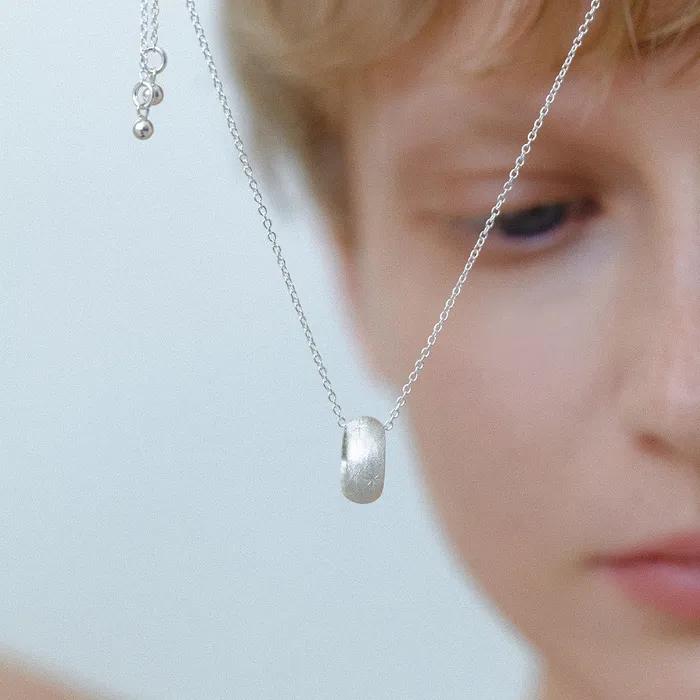 Snowflake Texture Necklace