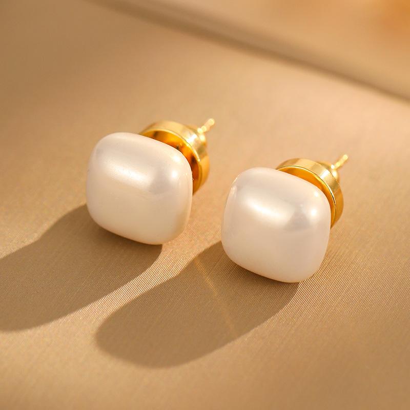 Exquisite Square Pearl Earrings French Minimalist Elegant Earrings For Women 18K