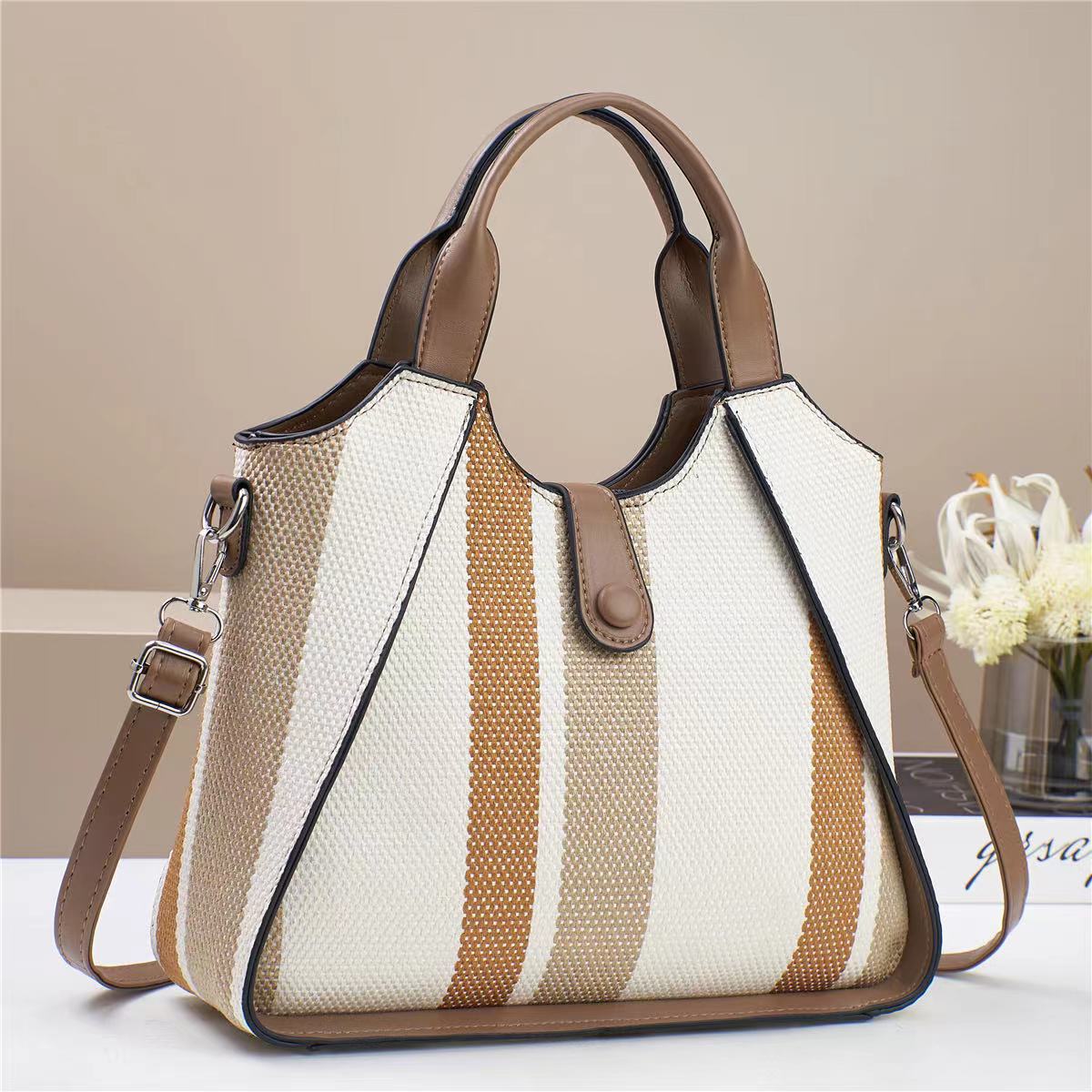 

New Patchwork Colour Canvas Temperament with Middle-aged Mother Bag Style Large Size Capacity Single Shoulder Casual Crossbody Bag .