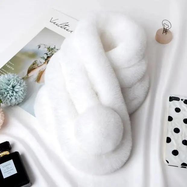 Kvinners pelsskjerf Vinter Ekte pelsskjerf Fake Collar Varmhals Pompoms