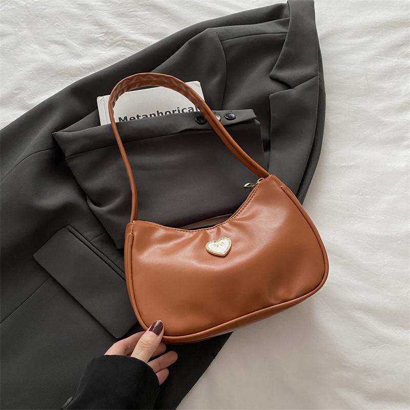 Fashion underarm bag 2025 new summer high-value peach heart shoulder bag trendy foreign commuter shoulder bag