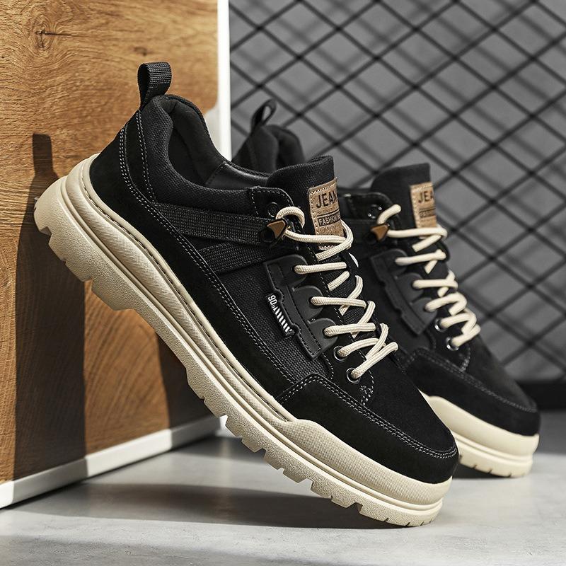 Módní trend, nové boty pro mládež, tenisky, prodyšné, deodorant, odolné proti opotřebení, tlumení nárazů, zvýšená protiskluznost