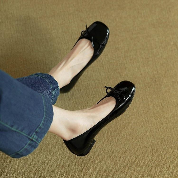 French Retro Bow Patent Leather Beanie Shoes Women 2025 Flat Summer and Autumn Soft Leather Thick Heel Burgundy Single Shoes Women