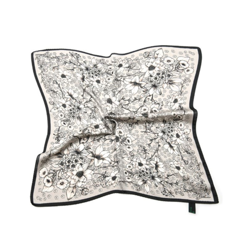 DOYOUKNOWMC ALL SEASON Kara Flower White Petite Scarf