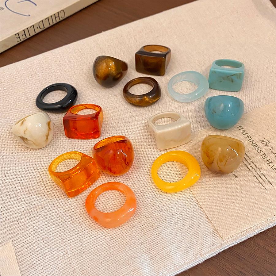 Women's Maillard Resin Geometric Ring: Retro Elegance, Unique Design, Handcrafted High-End Jewelry