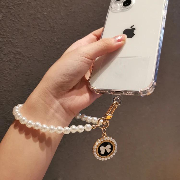 Mobile phone pearl lanyard, small fragrant style, short hand-held belt card, universal anti-loss, new lanyard, strong handmade string women