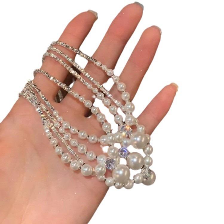 Retro Pearl Necklace Autumn Light Luxury Niche Fashion Love Collarbone Chain Temperament Premium Beaded Sweater Chain