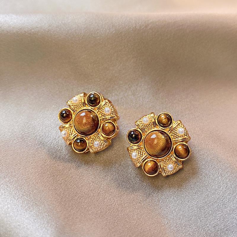 Melanoid Tiger Eye Heart Stud Earrings - Luxurious Fashion Jewelry Design