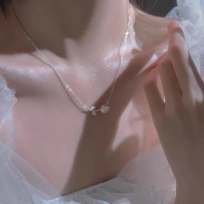 Chalcedony Tulip Necklace: Elegant Clavicle Chain for Valentine's, Christmas, or Birthday Gift