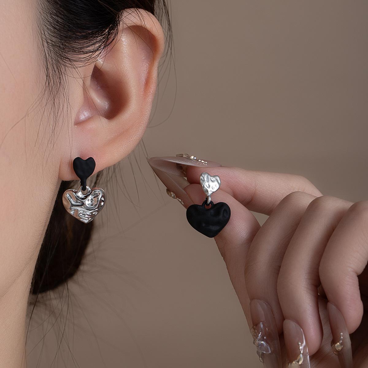 Плиссированные Асимметричные Серьги-Подвески Любовь Нишевые Легкая Роскошь Высокий Стиль Модные Серьги с Темпераментом Женские