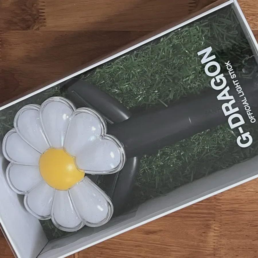 G-dragon Official Lightstick Daisy Bong 