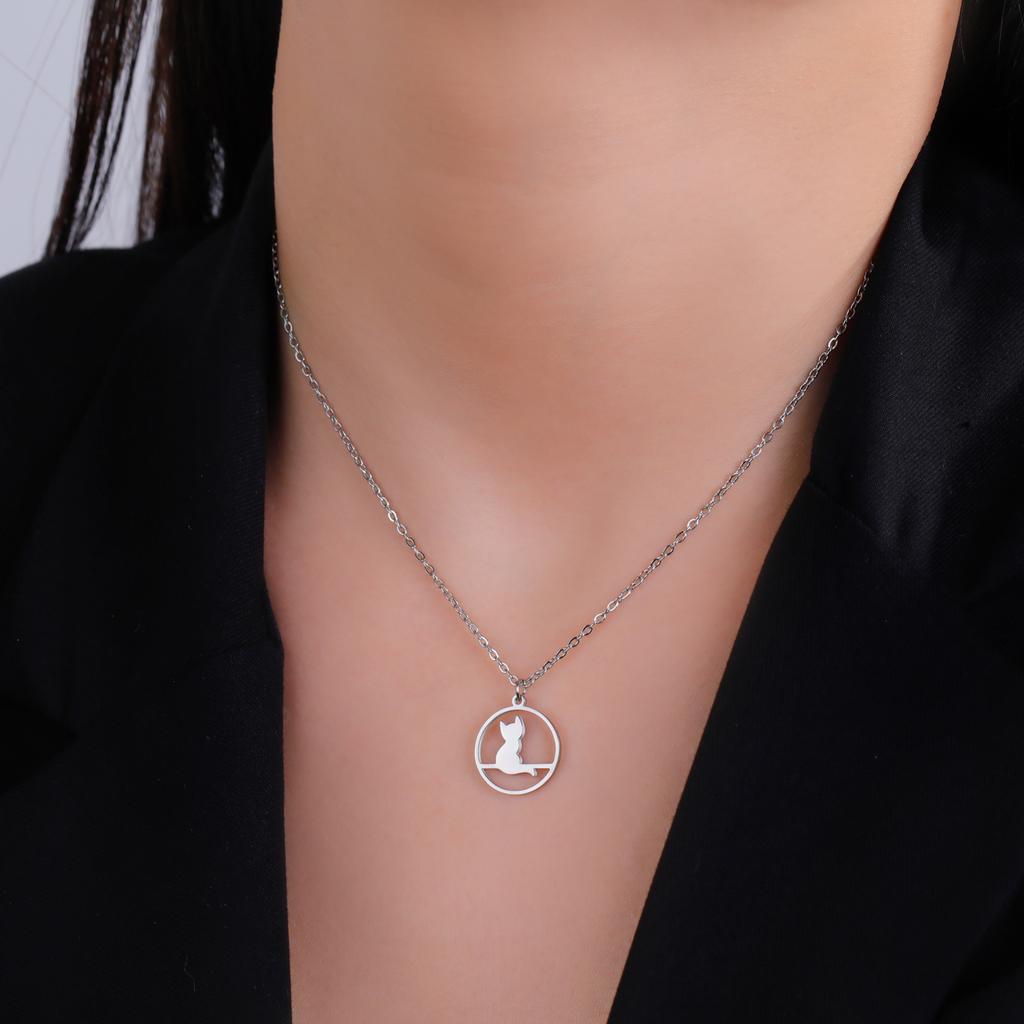 Cazador Walking Cat Kitten Necklace for Women Stainless Steel Round Pendant Animal Chain Necklaces Jewelry 2026 Wholesale New