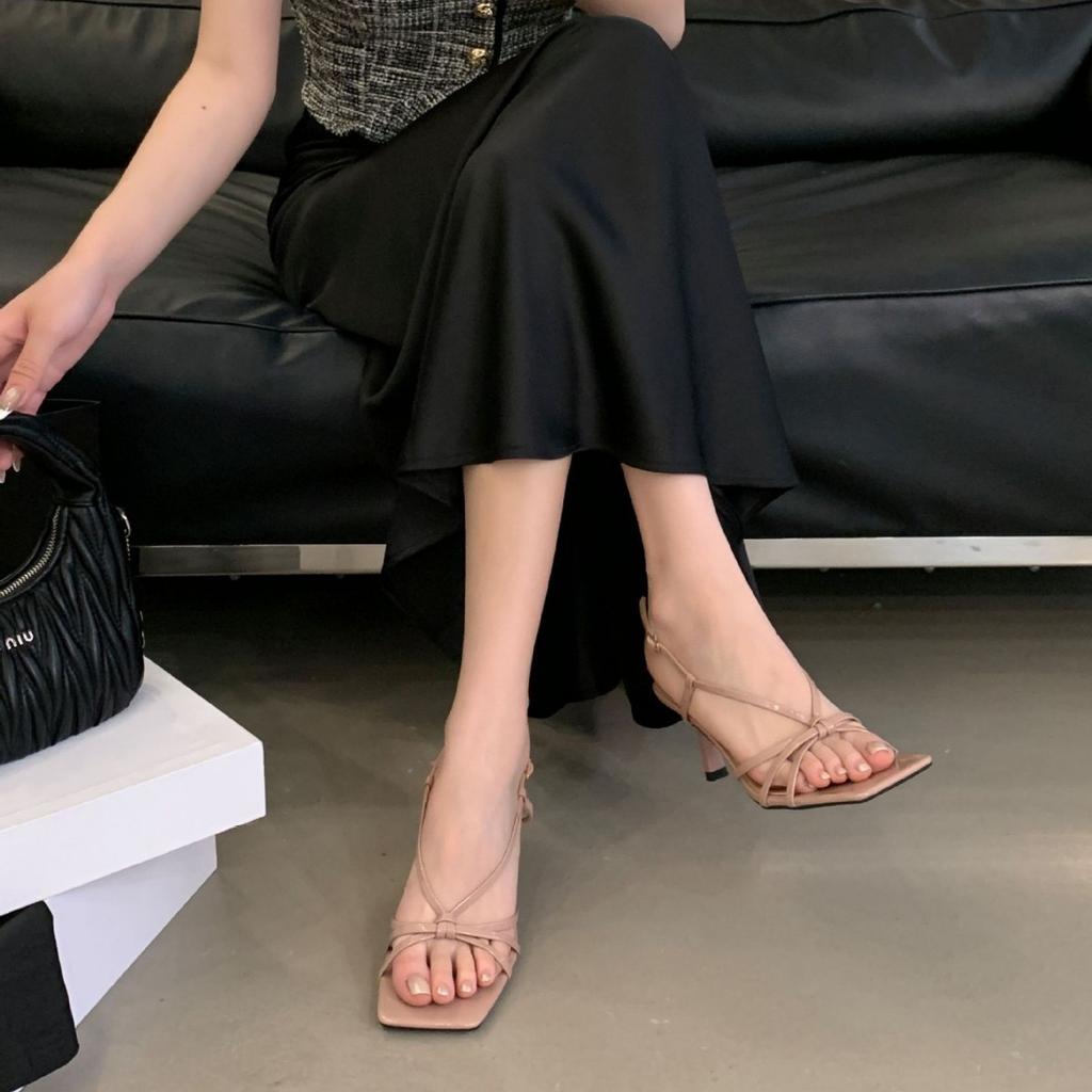 Black Thin Strap Open-toed Roman Sandals Women's Spring and Summer 2025 New Versatile Square Head Thin Heel One-word Cool Slippers