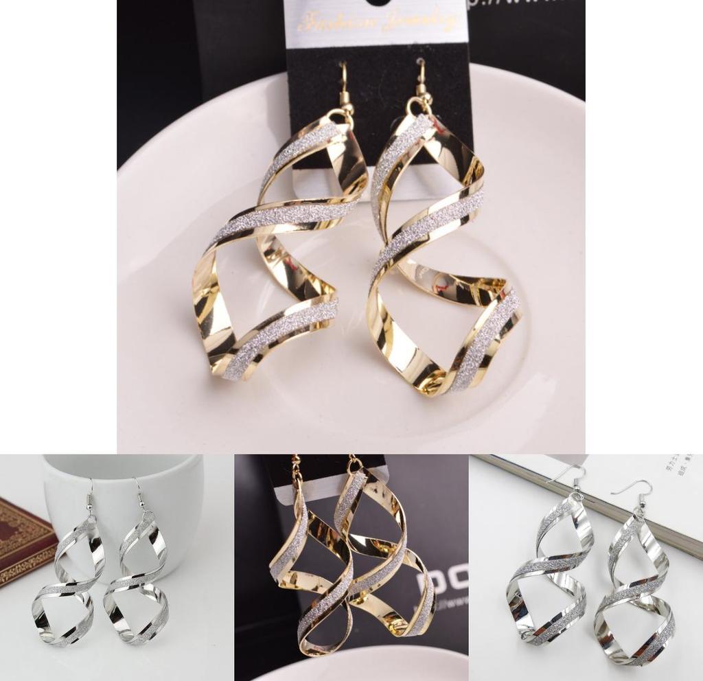 Fashionable Statement Earrings For Women In European And American Style Metal Material