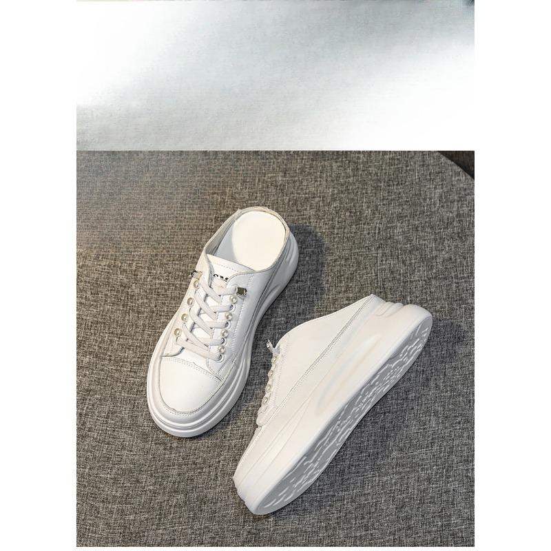 A Lazy Person Wears Thick-soled Half-heeled Shoes with A Half-slipper Toe Cover