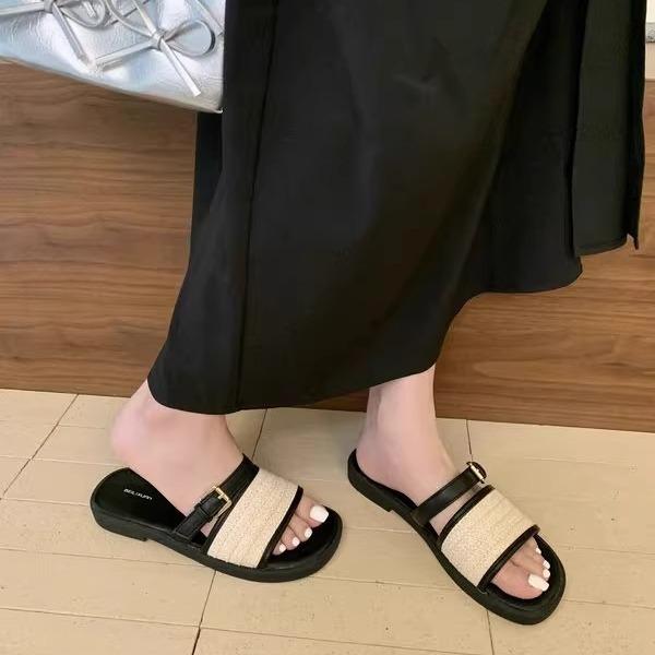 Stepping on shit soft-soled open-toed flat-soled one-word drag shoes for women's summer wear 2025 new retro versatile casual beach shoes