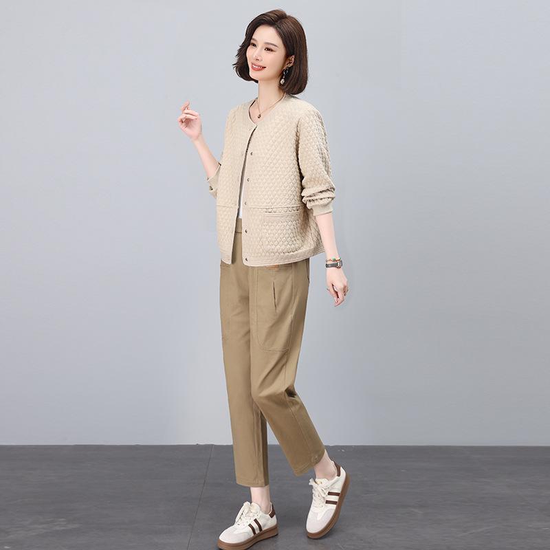 Women's Spring/Autumn Loose Baseball Jacket - Button Cardigan Top for Middle-Aged Moms (2025 Collection)