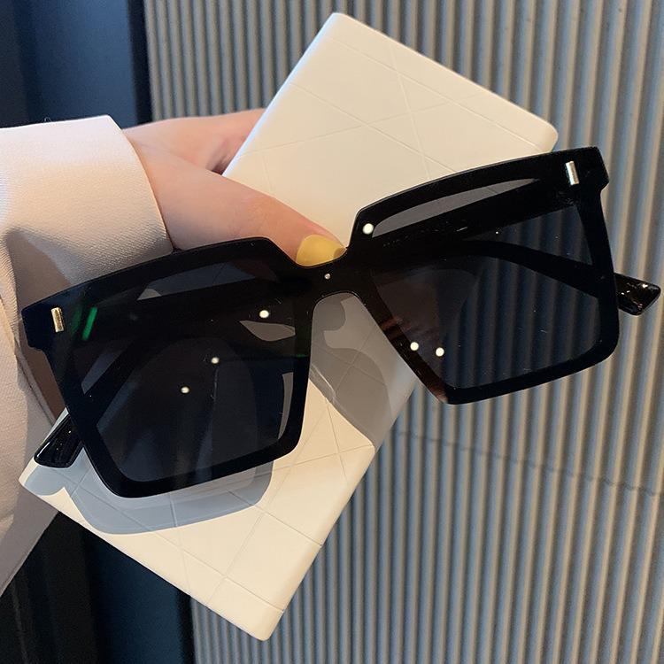 Trendy Large Frame Anti-UV Sunglasses for Men & Women - Hot Internet Celebrity Style