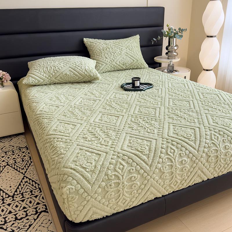 European Style Plush Velvet Bed Cover - Winter Warmth, Full Wrap Mattress Protector