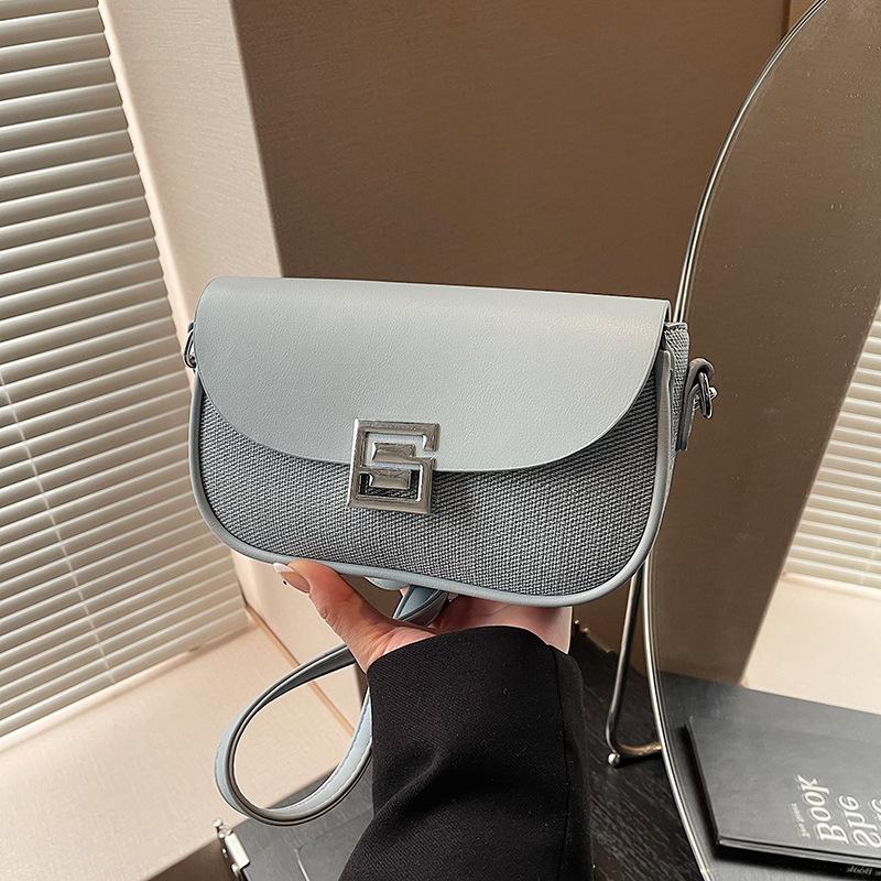 

Super fire small bag women s spring summer 2025 new fashion shoulder messenger bag high sense women s foreign style small square bag синий