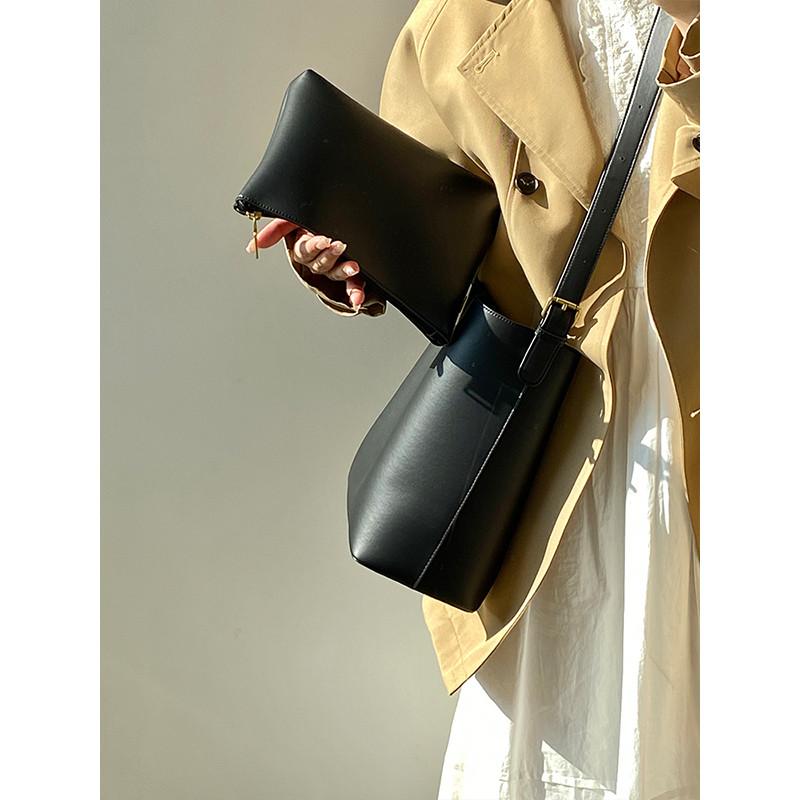 IELGY Female All-Match Simple Casual Commuter Shoulder Portable Cross-Body Bucket Bag