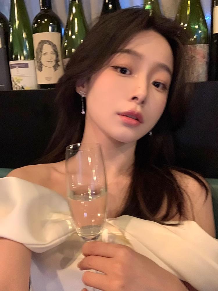 

Elegant Teardrop Tassel Earrings: High-End Clip-On Design, No Piercing Needed